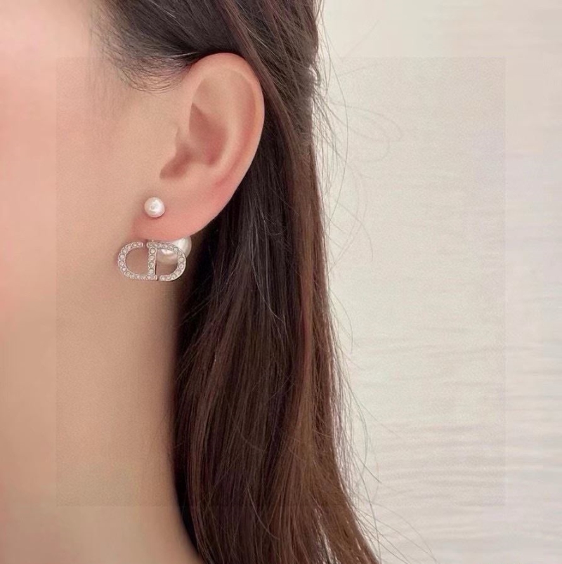 chr1st1an D10r earrings